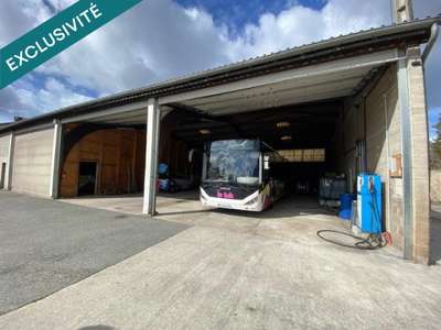 4 bâtiments 1125m² + terrain 1.1ha Aubin ZA Plégat