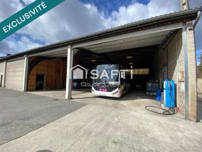 4 bâtiments 1125m² + terrain 1.1ha Aubin ZA Plégat