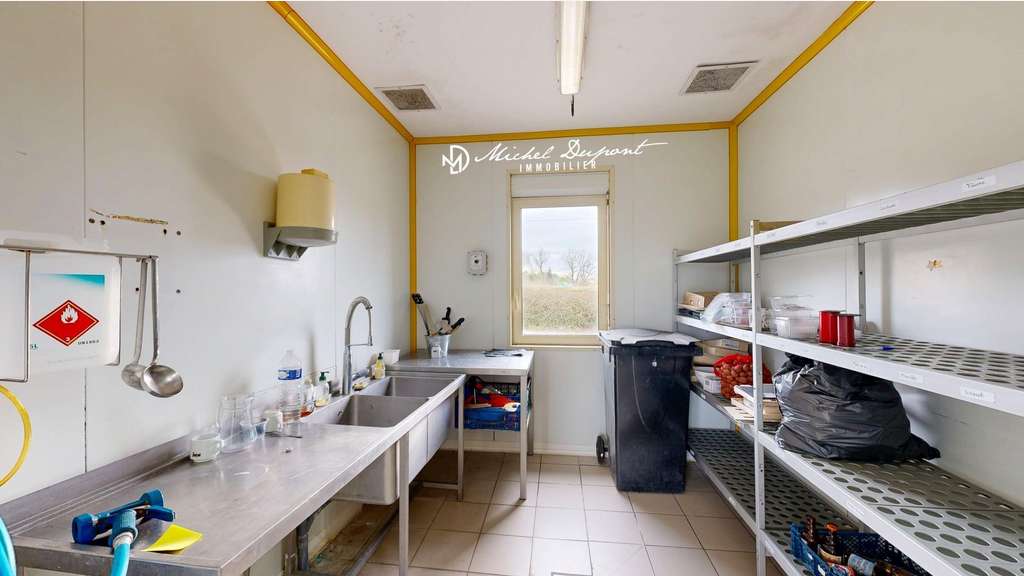 Local de caractère 84m² empl stratégique à Audrix