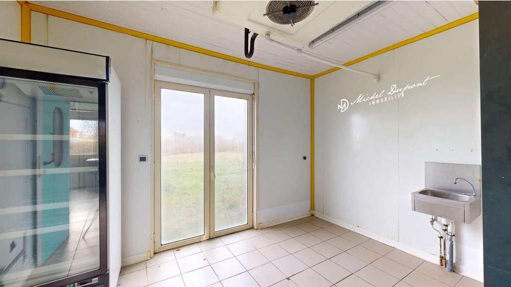 Local de caractère 84m² empl stratégique à Audrix