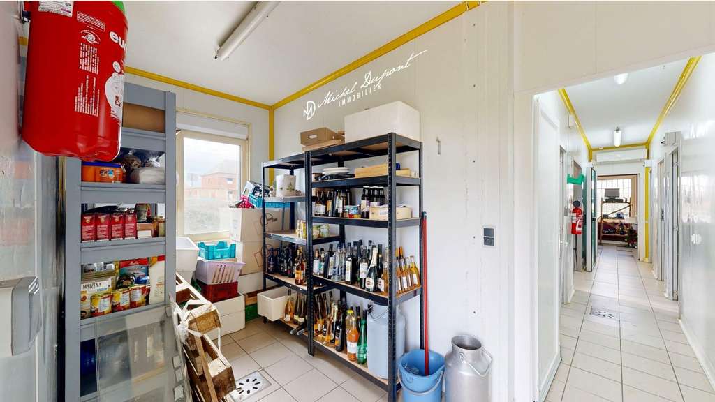 Local de caractère 84m² empl stratégique à Audrix