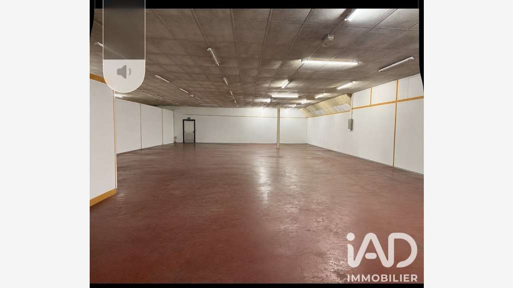 Vente bâtiment commercial de 806m² à Auneuil