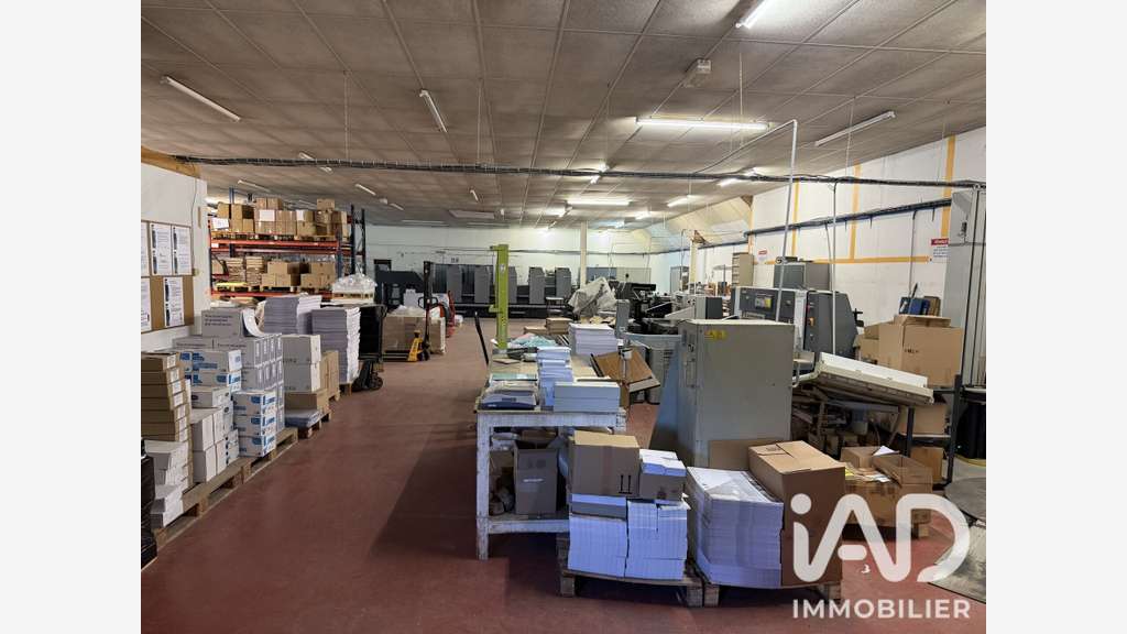 Vente bâtiment commercial de 806m² à Auneuil