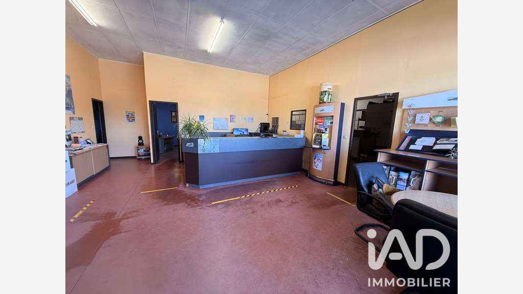 Vente bâtiment commercial de 806m² à Auneuil