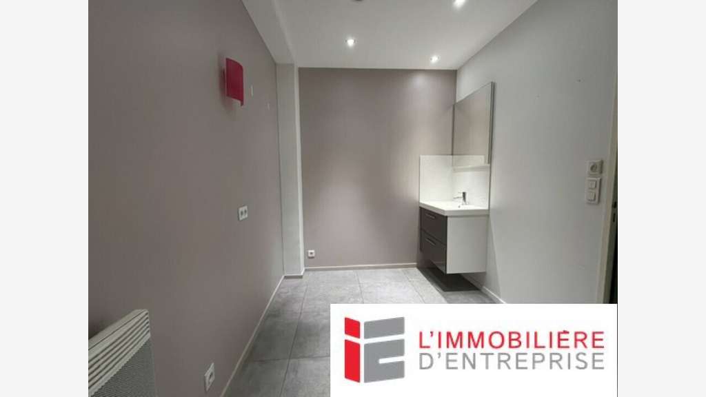 A vendre local 95m² à Auray Porte Océane