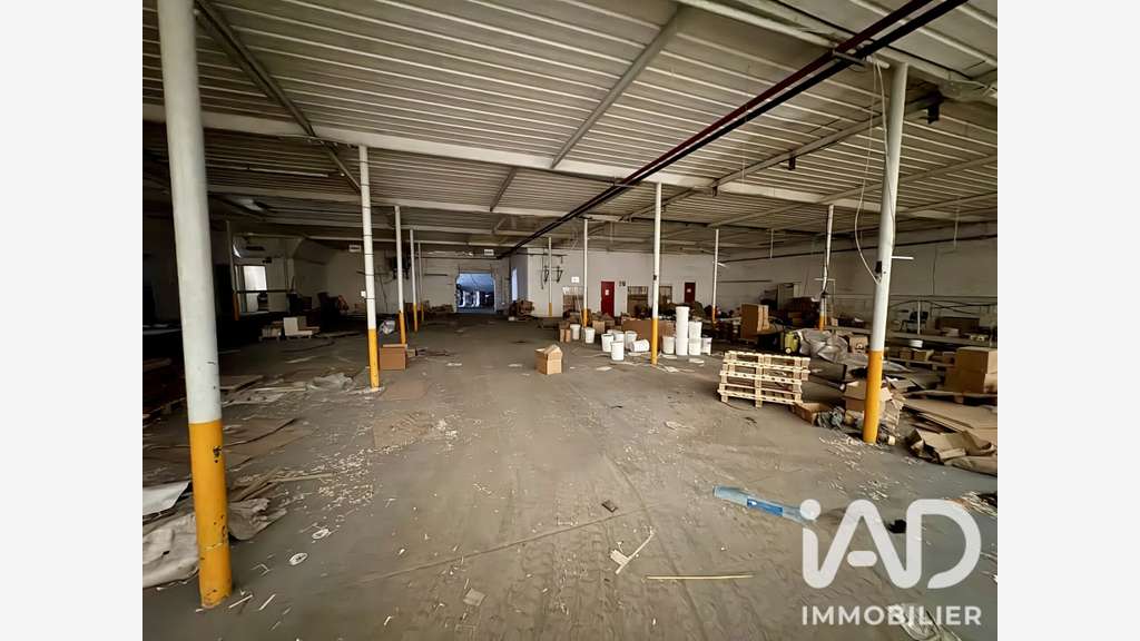 Local commercial à Avesnes-les-Aubert