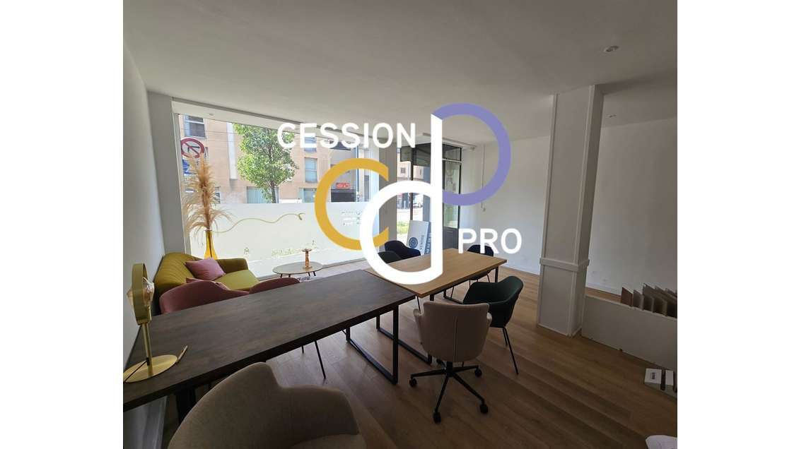 Vente murs commerciaux bureaux 58m² à Avignon