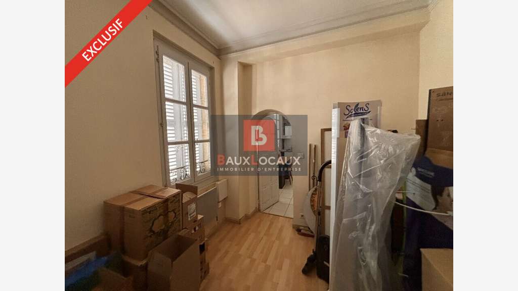INVESTISSEMENT local loué à vendre à Avignon 