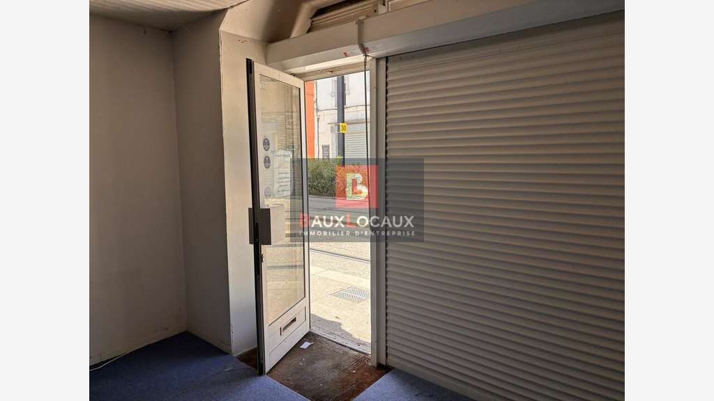 Local commercial 400m² à vendre axe majeur Avignon