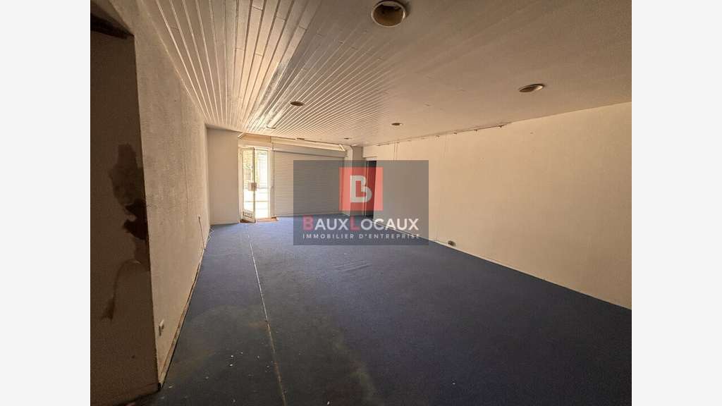 Local commercial 400m² à vendre axe majeur Avignon