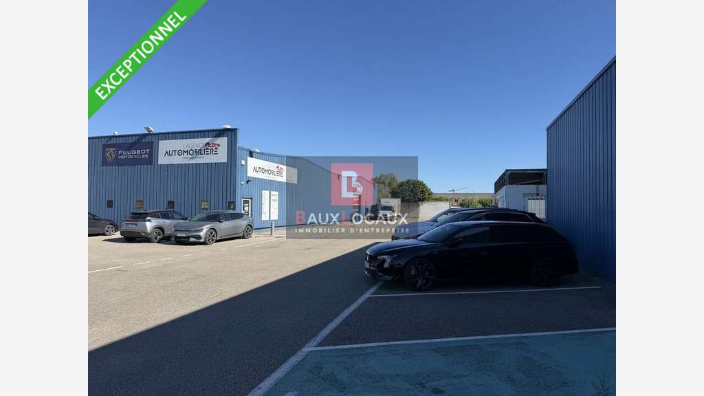 Vente local commercial 2100m² Avignon Fontcouverte