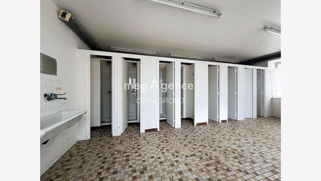 AV locaux 1000m² à Saint-Senier-sous-Avranches