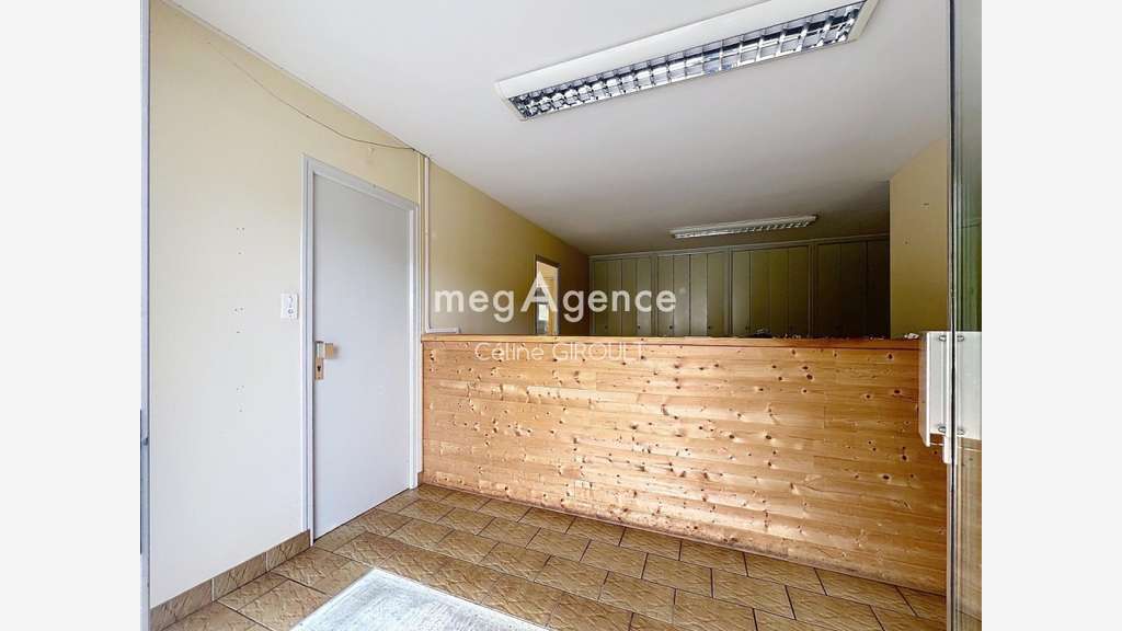AV locaux 1000m² à Saint-Senier-sous-Avranches