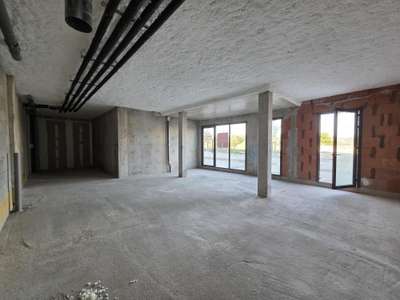 A vendre local commercial neuf 63m² à Avrillé