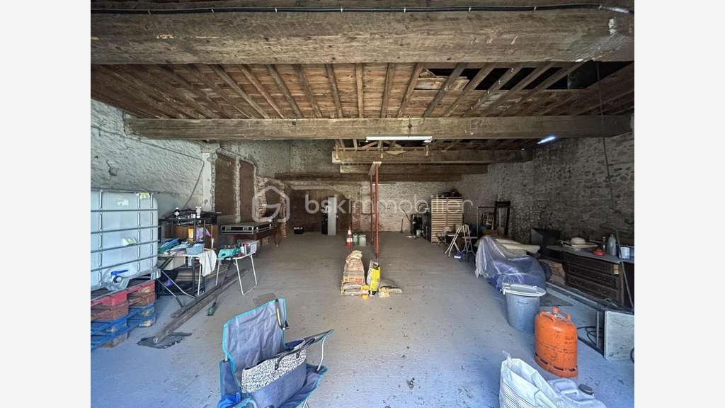 Vente local de stockage 120m² parking à Bages