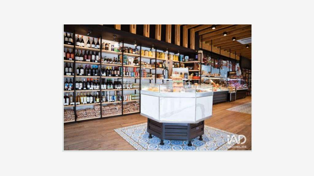 AV local commercial de 80m² Sur Bagnoles-de-l'Orne