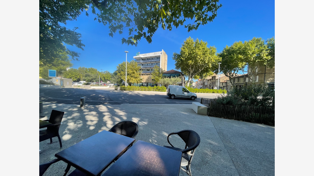 Vente murs commerciaux loués 475m² Bagnols/Cèze