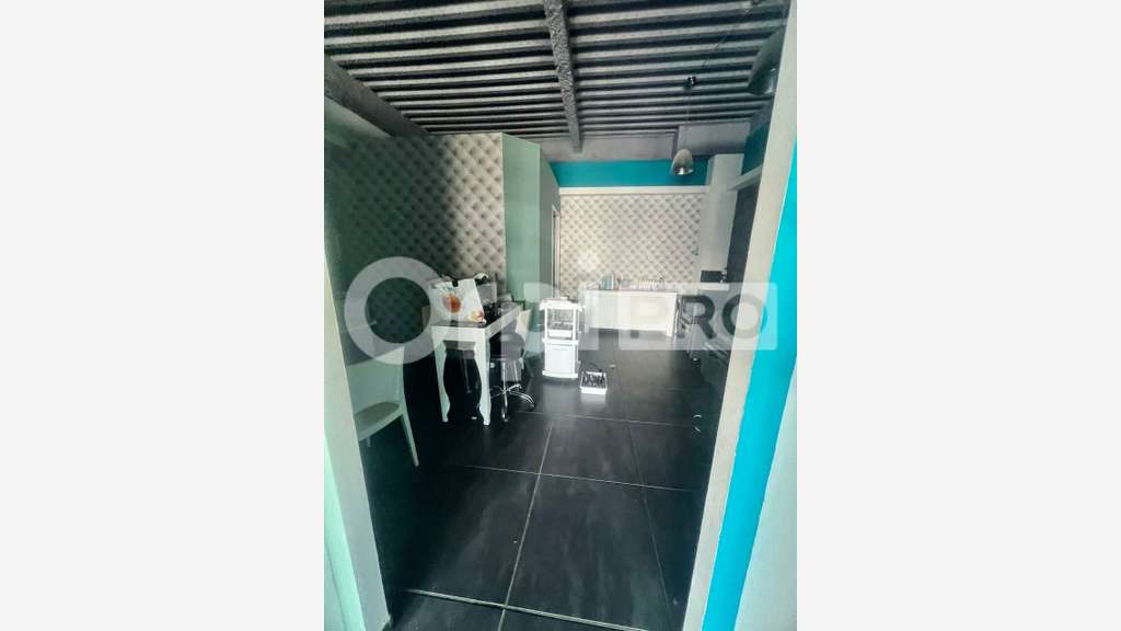 A vendre locaux commerciaux