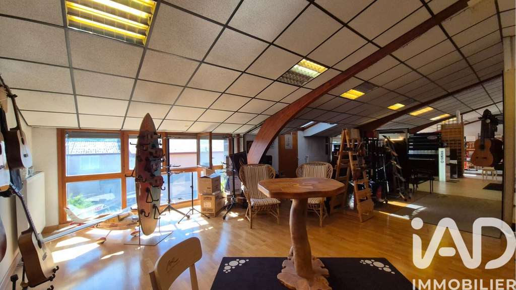 Vente local commercial 760m² à  Barby ZI Épinette