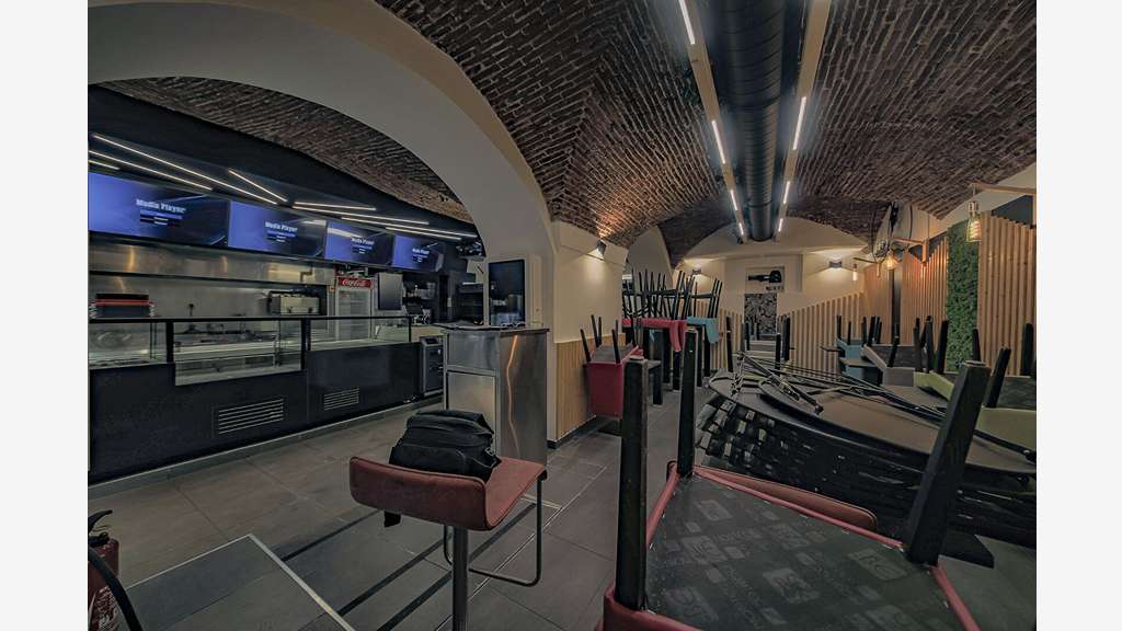 Cède droit au bail restaurant 76m² empl N°1 Bastia