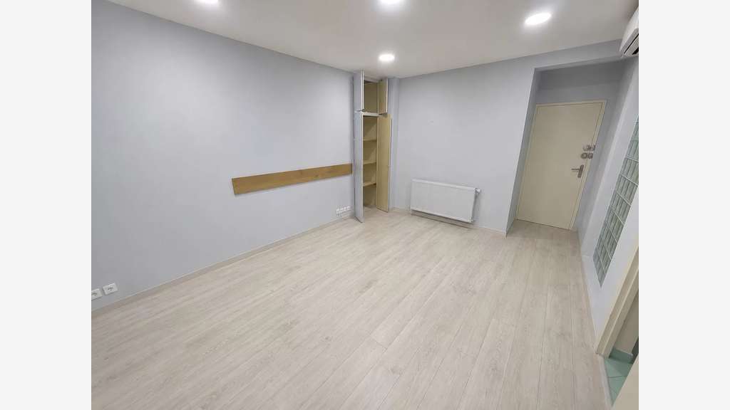 BASTIA - Bureaux / Local Professionnel 247 m² – 3