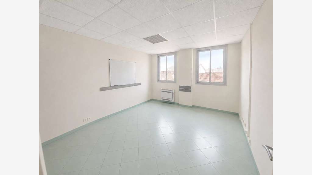 BASTIA - Bureaux / Local Professionnel 247 m² – 3
