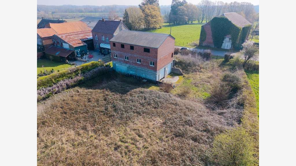 Bâtiment commercial 240m² à aménager à Bavay