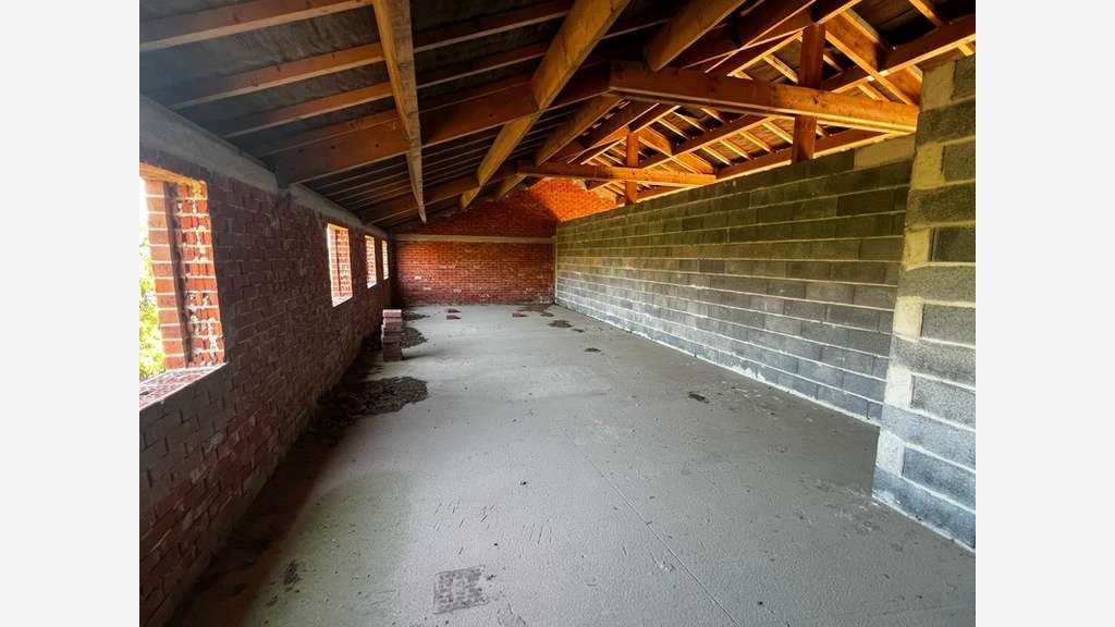 Bâtiment commercial 240m² à aménager à Bavay