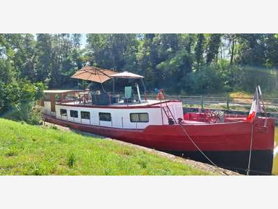 Vente magnifique péniche 23 mètres 100m² à Beaune