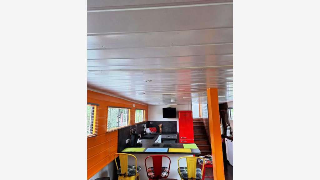 Vente magnifique péniche 23 mètres 100m² à Beaune