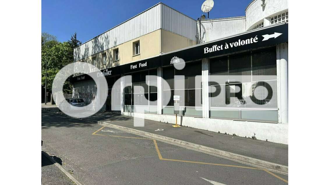 AV local commercial 810m² idéal show-room Beauvais