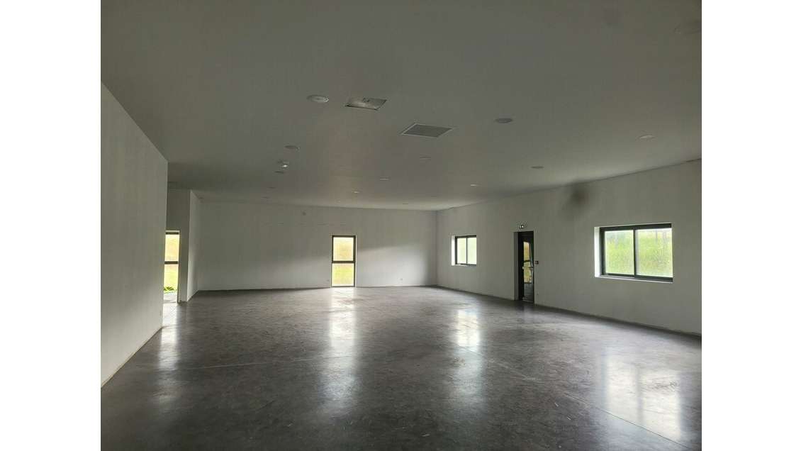 Local commercial 165m² à vendre en ZA à Belleville