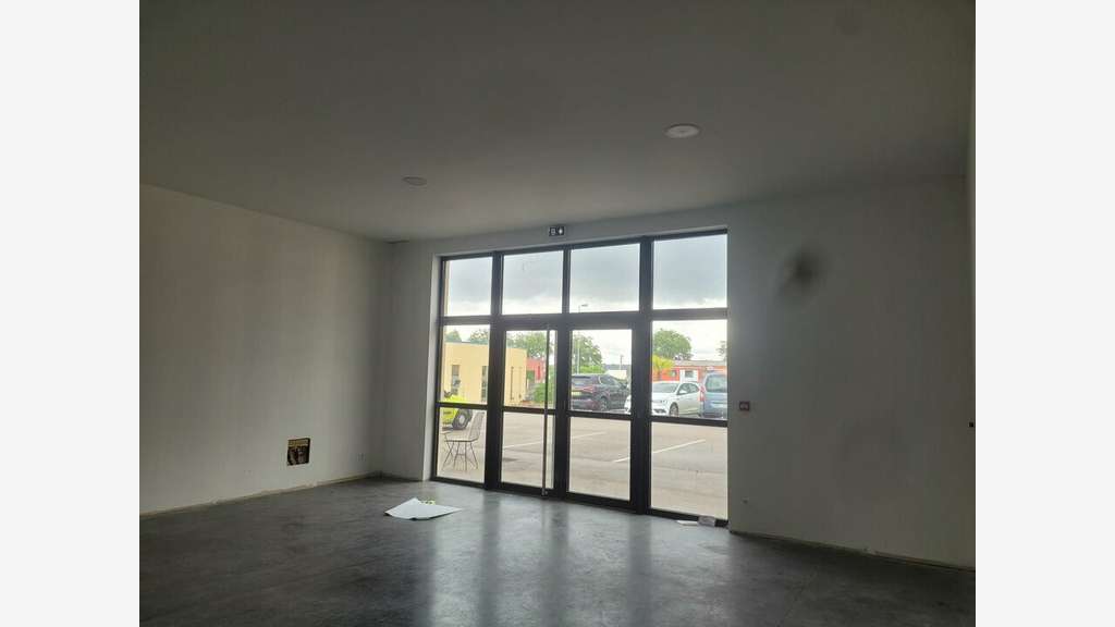 Local commercial 165m² à vendre en ZA à Belleville