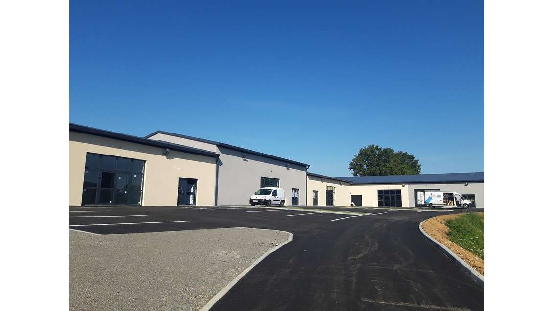 Vente local commercial de 240m² en za à Belleville