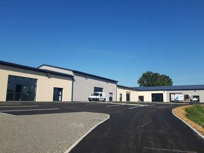 Vente local commercial de 240m² en za à Belleville