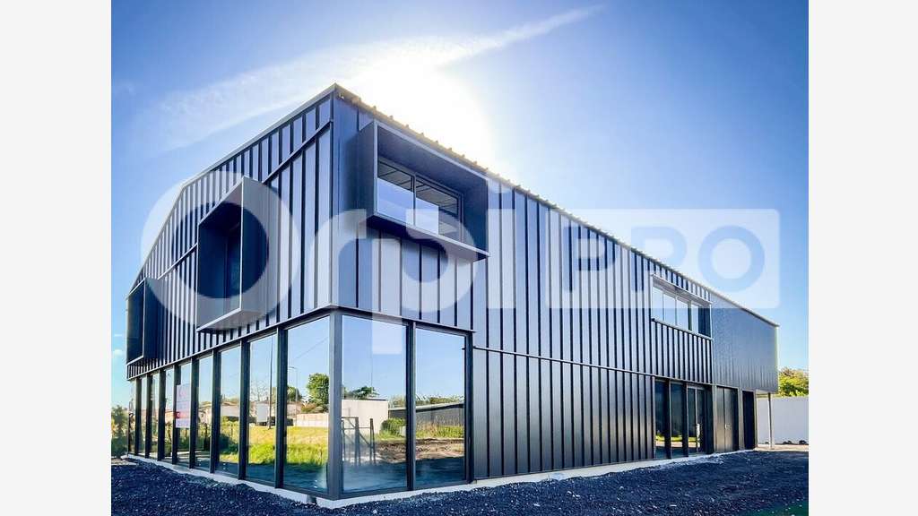 Bâtiment commercial & tertiaire à Bénesse-Maremne
