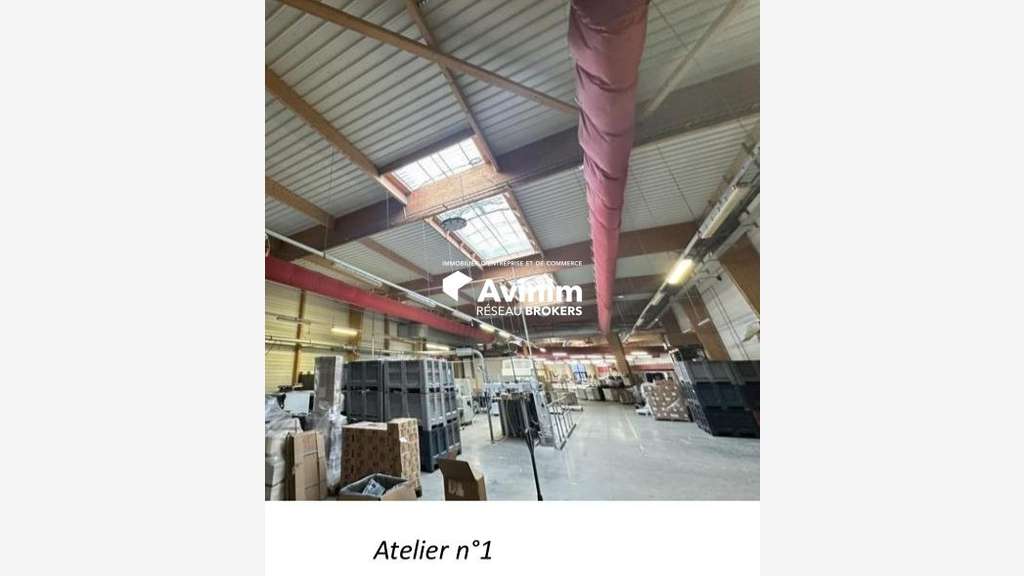 Bâtiment industriel de 3000m² à vendre à Berd'huis