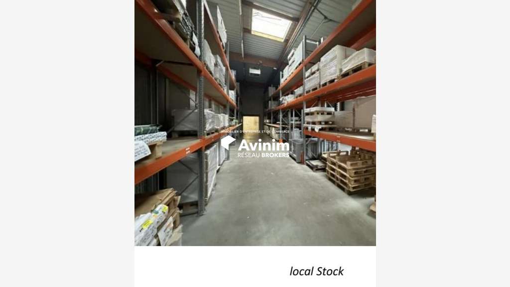 Bâtiment industriel de 3000m² à vendre à Berd'huis