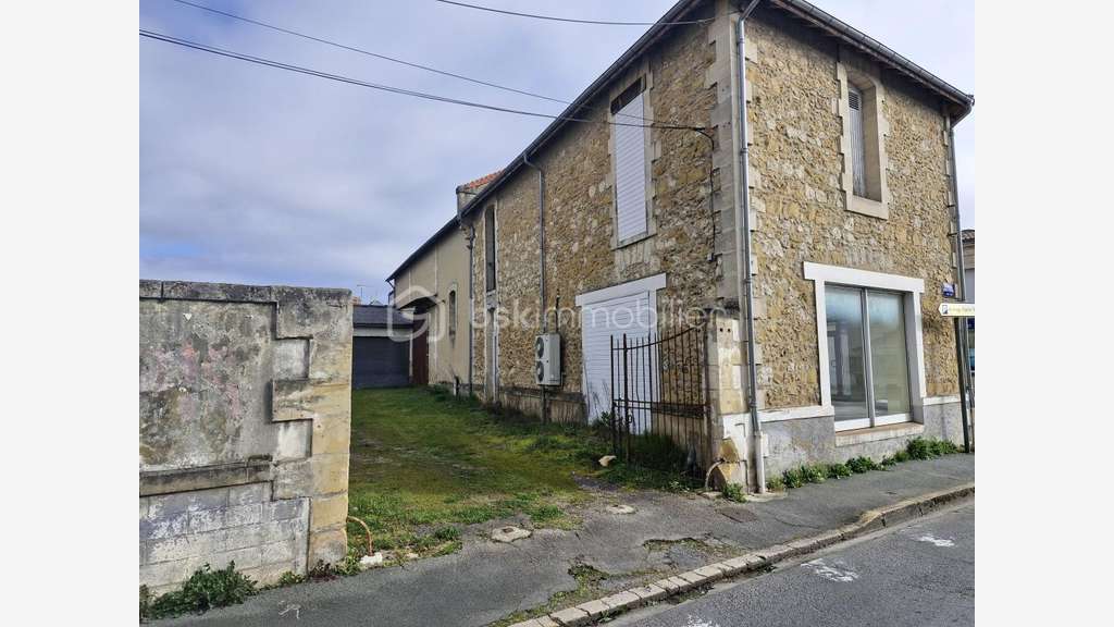 AV local commercial 150m² + garage 358m² Bergerac