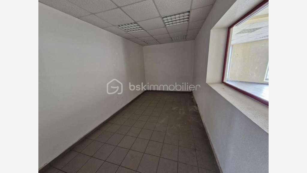 AV local commercial 150m² + garage 358m² Bergerac