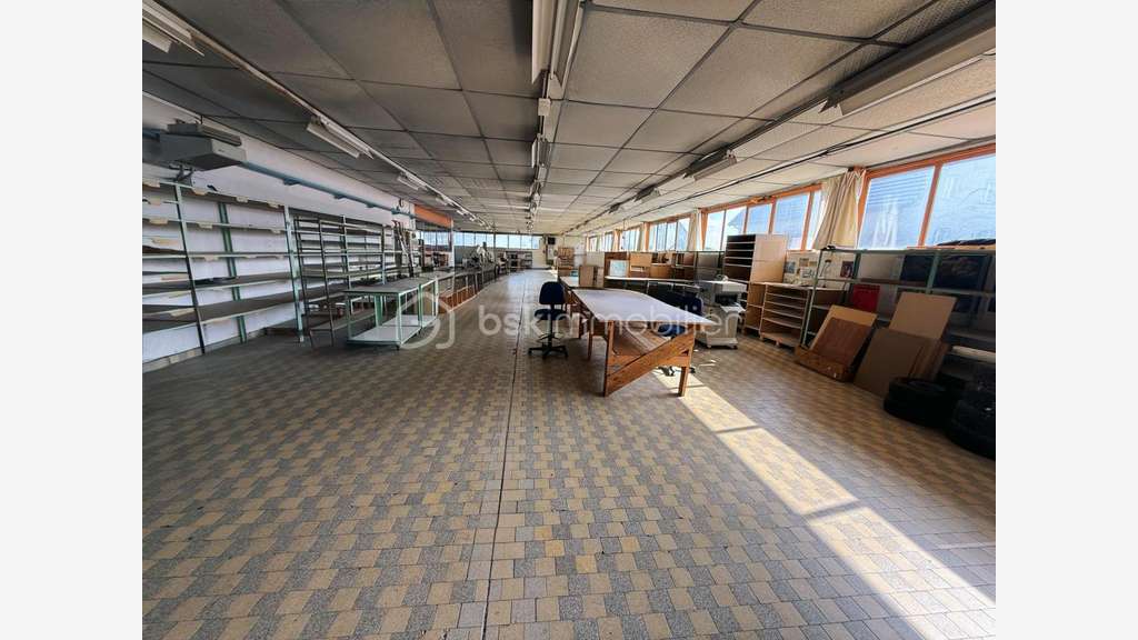 AV Local commercial 671m² sur 23,54 ares Bergholtz