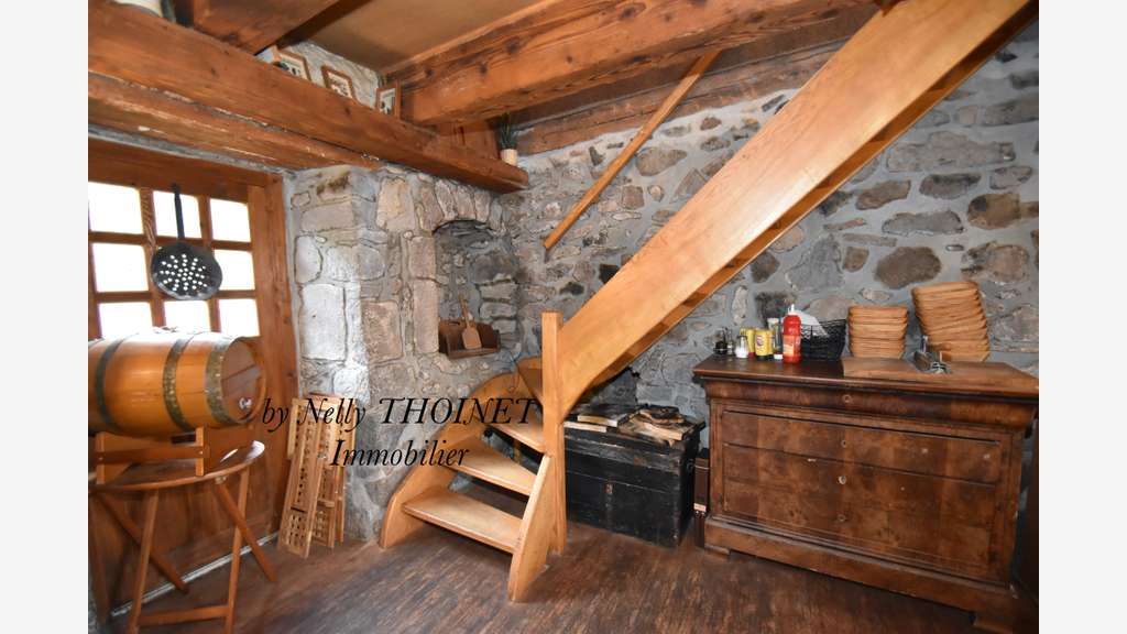 AV immeuble entier à Besse-et-Saint-Anastaise