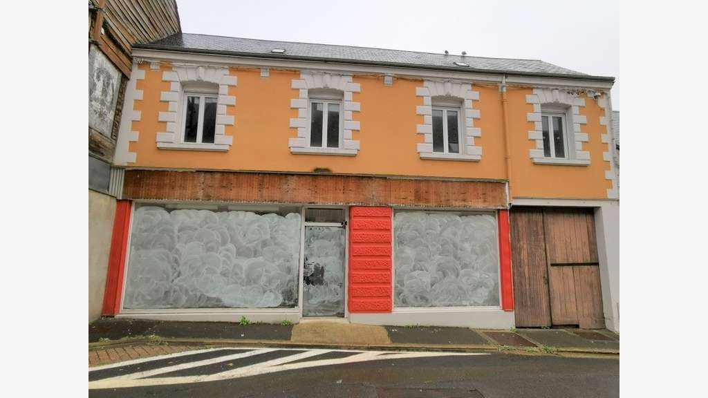 A vendre local commercial 242m² Besse sur Braye