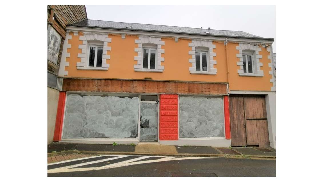 A vendre local commercial 242m² Besse sur Braye