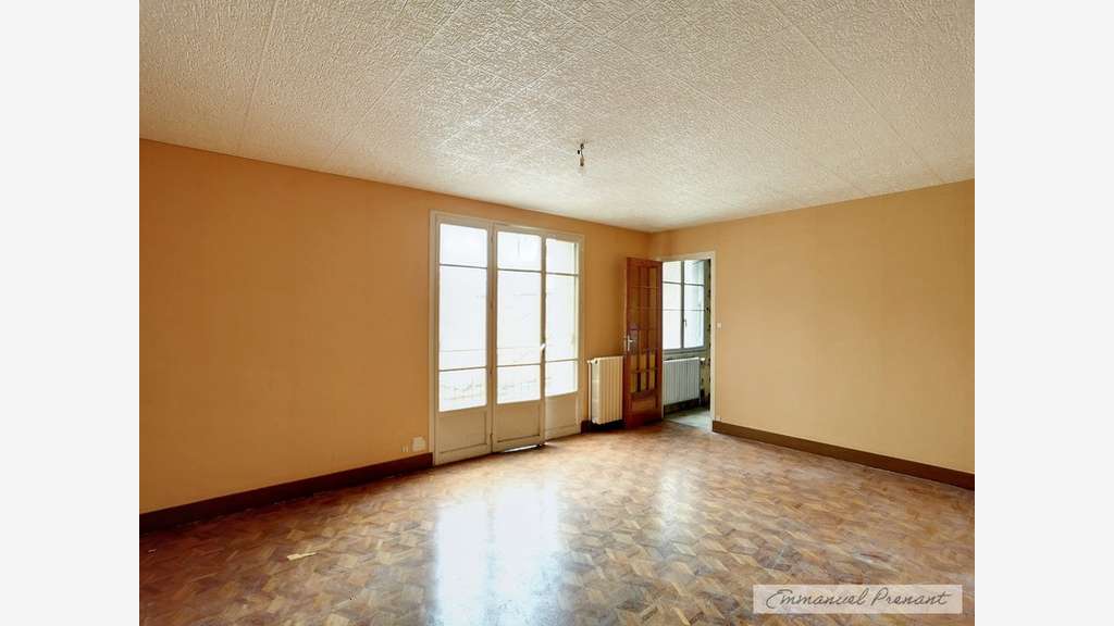 A vendre local commercial 242m² Besse sur Braye