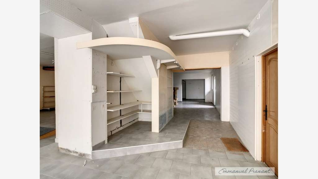 A vendre local commercial 242m² Besse sur Braye