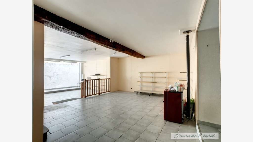 A vendre local commercial 242m² Besse sur Braye
