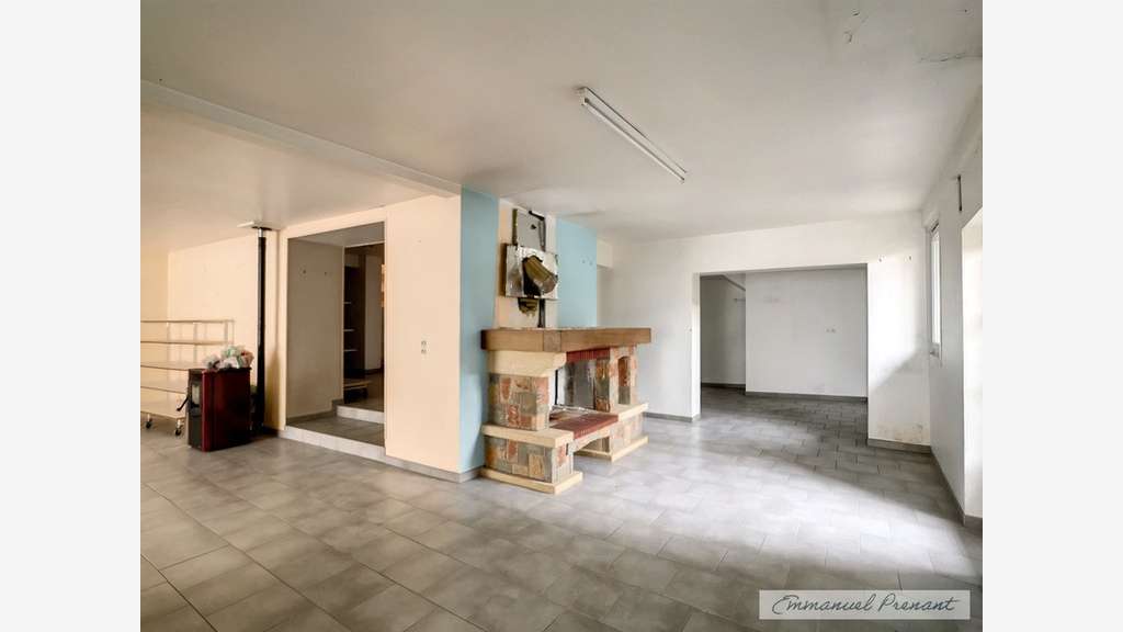 A vendre local commercial 242m² Besse sur Braye