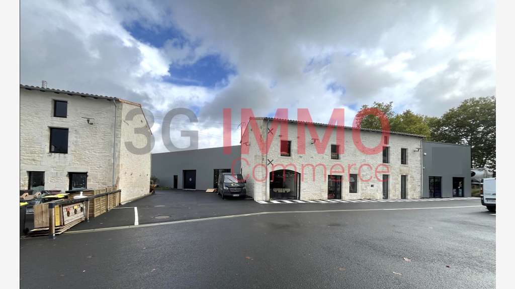 À vendre locaux commerciaux 1300m² à Bessines
