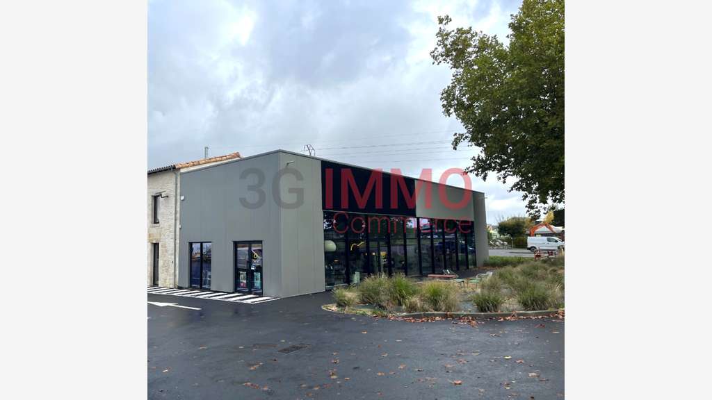 À vendre locaux commerciaux 1300m² à Bessines